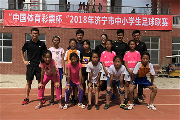 小学女足.jpg